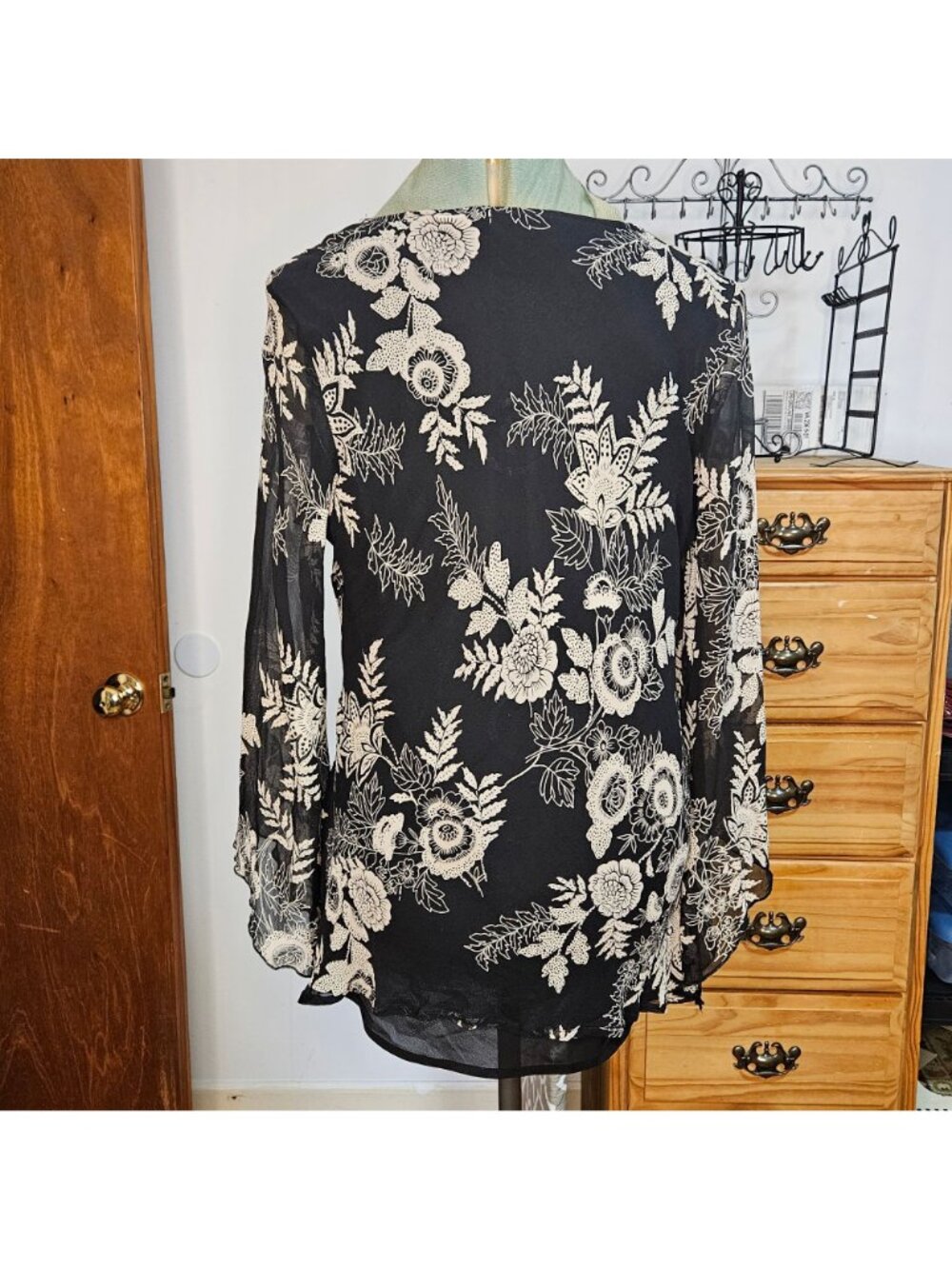 Woman's New York City Design co silk dark whimsey romantic floral blouse black L - Picture 3 of 8